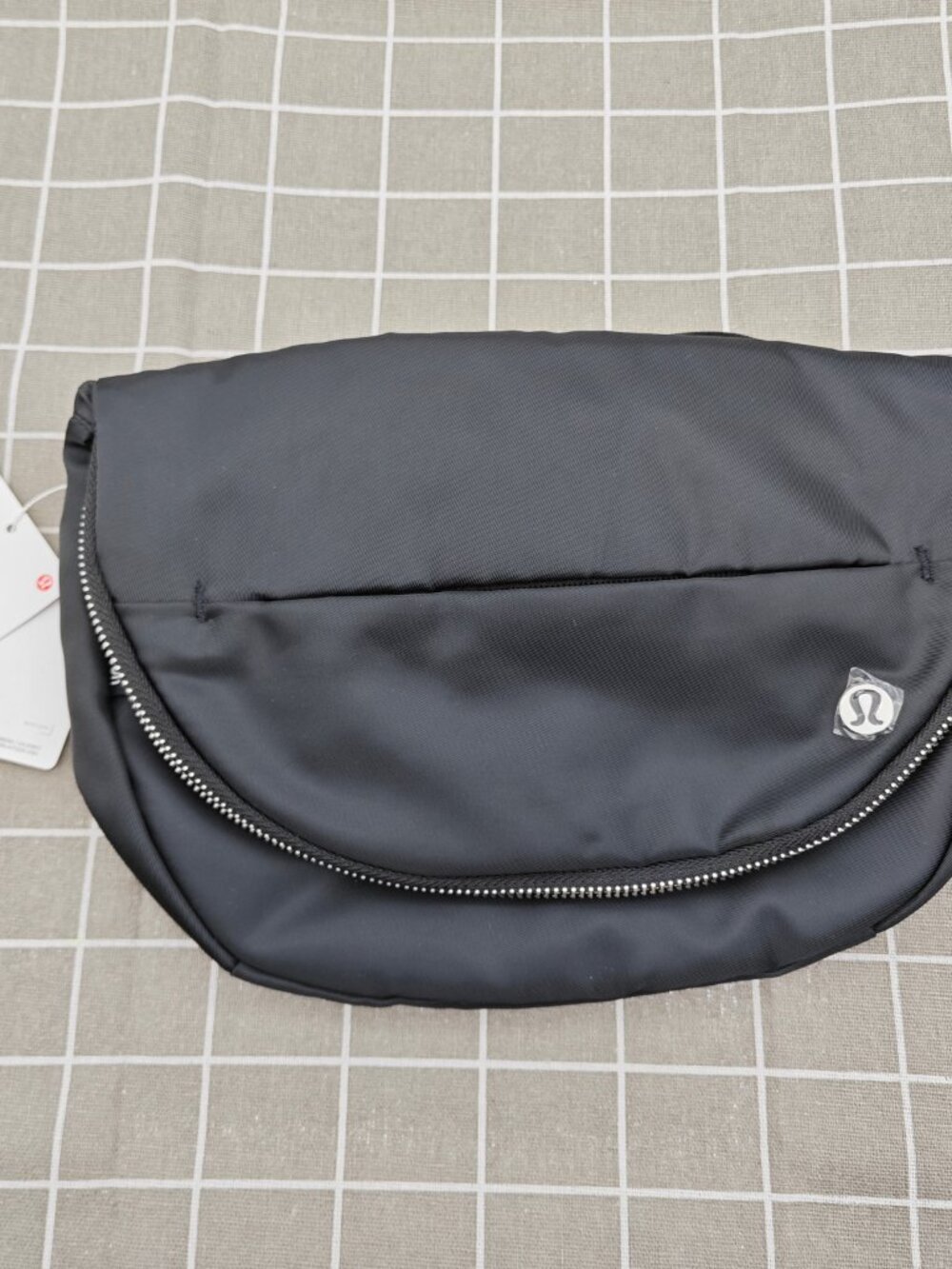 Lululemon silver All Night Festival Bag 5L